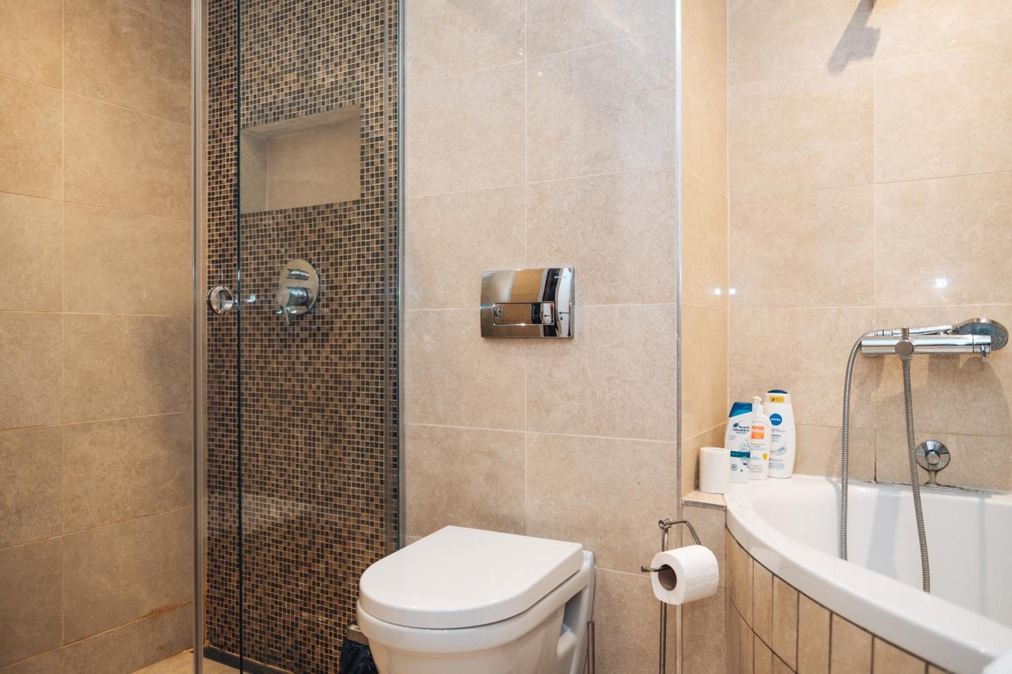 Crown Central Three Bedroom Apartment Belgrad Exterior foto